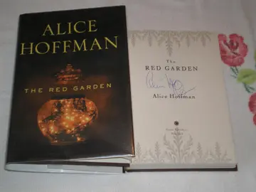 Cover of The Red Garden
