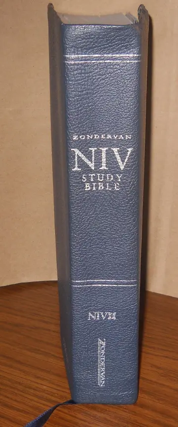 Cover of Holy Bible Zondervan NIV Study Bible, Navy Bonded Leather, Black Letter