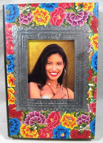 Cover of Selena