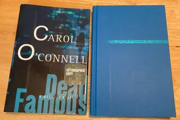Cover of Dead Famous