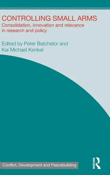 Cover of Controlling Small Arms