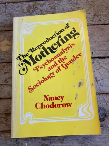 Cover of The Reproduction of Mothering – Psychoanalysis & the Sociology of Gender (Paper)