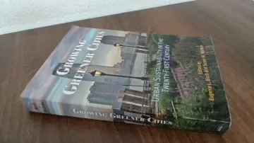 Cover of Growing Greener Cities