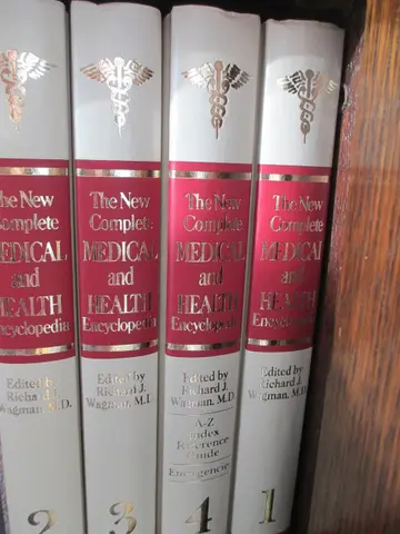Cover of The New Complete Medical and Health Encyclopedia