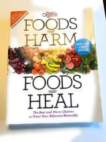 Cover of Foods That Harm and Foods That Heal