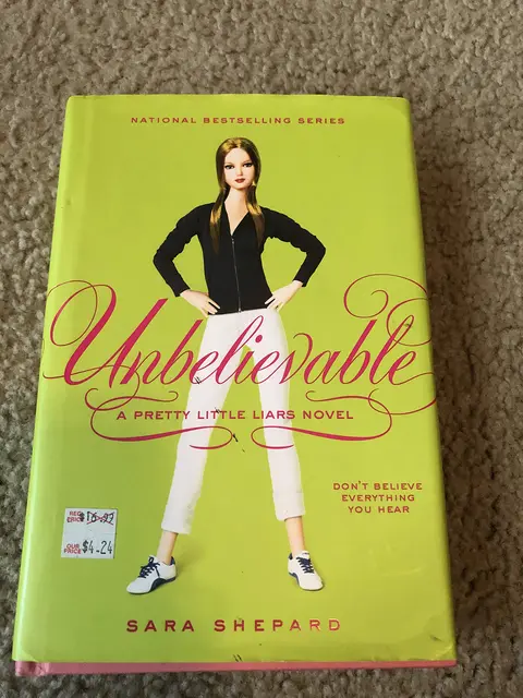 Cover of Pretty Little Liars #4