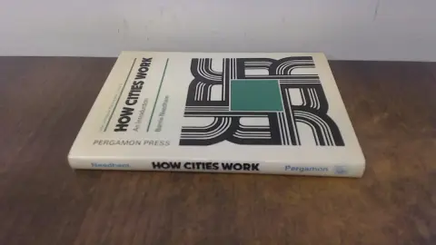 Cover of How Cities Work