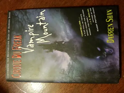 Cover of Cirque Du Freak #4