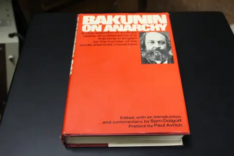 Cover of Bakunin on anarchy