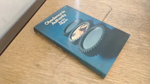 Cover of Obedience to Authority