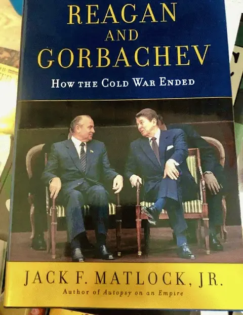 Cover of Reagan and Gorbachev