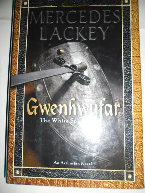 Cover of Gwenhwyfar