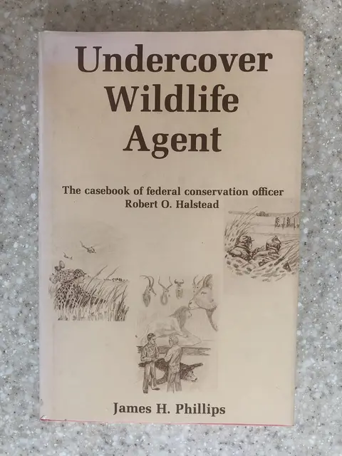 Cover of Undercover wildlife agent