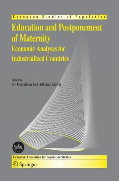 Cover of Education and Postponement of Maternity