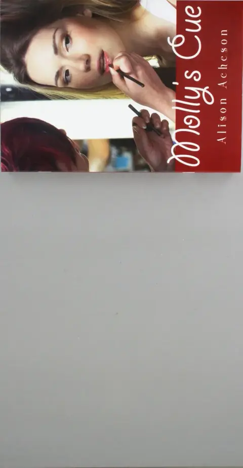 Cover of Molly's Cue