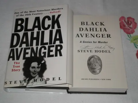 Cover of The Black Dahlia Avenger