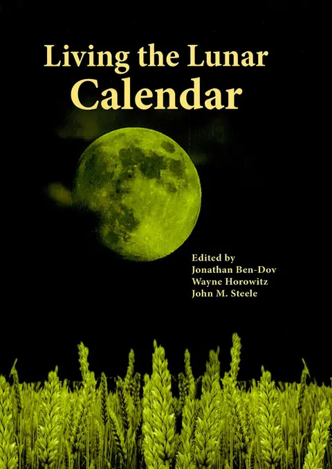 Cover of Living the Lunar Calendar