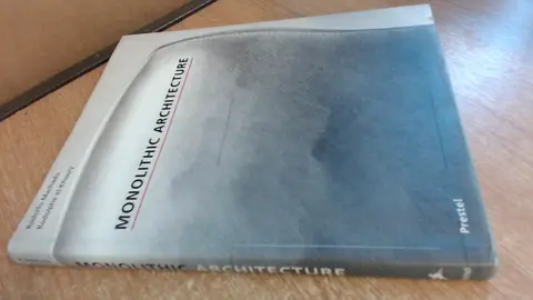 Cover of Monolithic Architecture